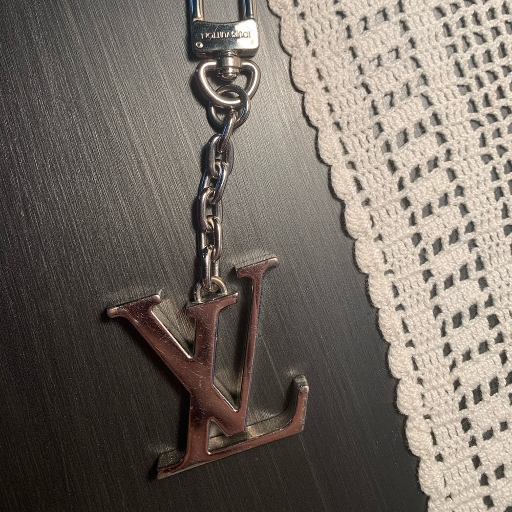 LOUIS VUITTON LV LOGO SILVER KEY CHAIN